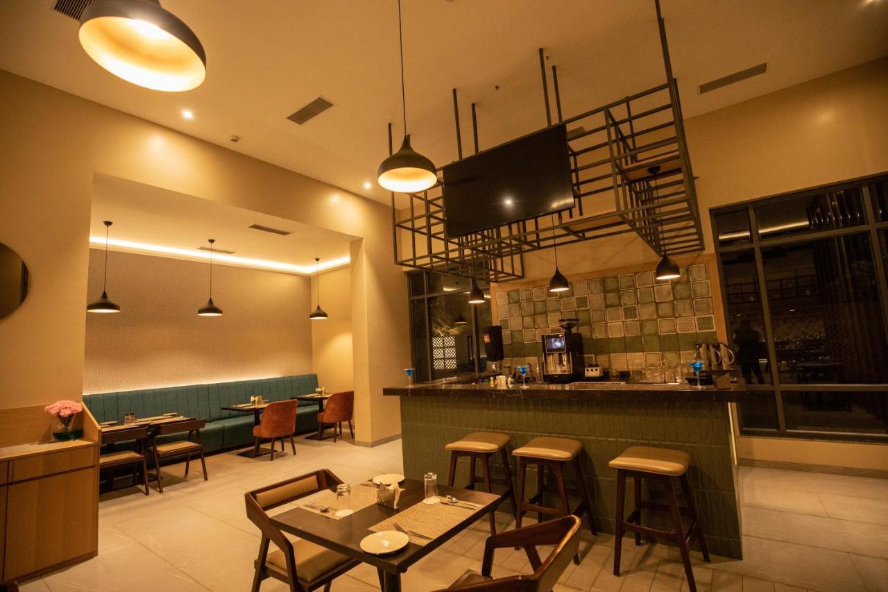 The Vern At Blvd 纳西克 外观 照片