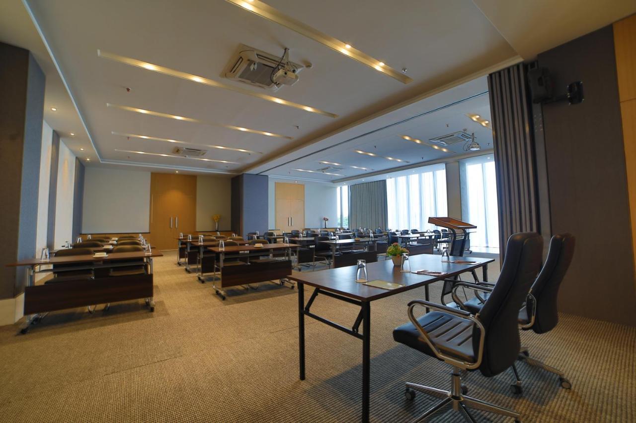 The Vern At Blvd 纳西克 外观 照片