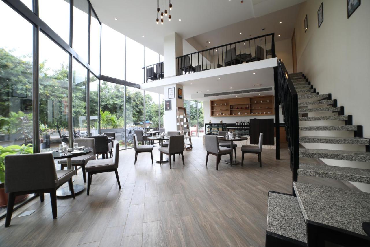 The Vern At Blvd 纳西克 外观 照片
